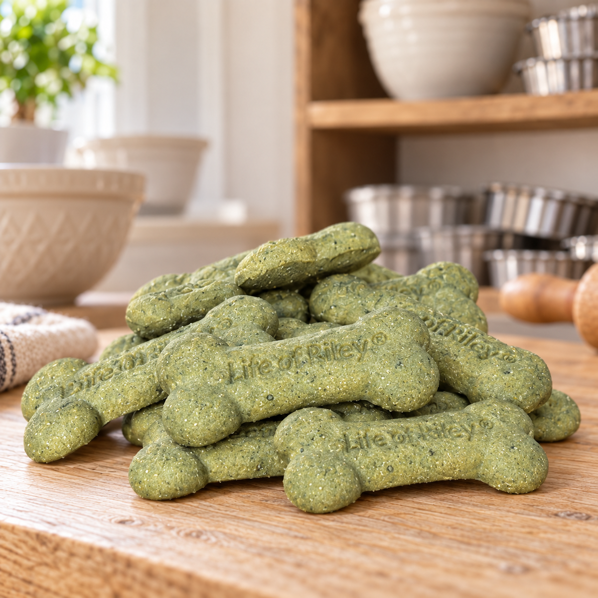 Minty fresh breath dog biscuit bones from Life of Riley